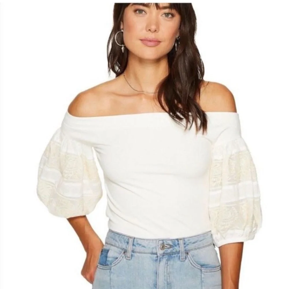EUC ✵☽Free People☾✵ Embroidered Ivory + Cream Lace Off Shoulder Knit Top | Small